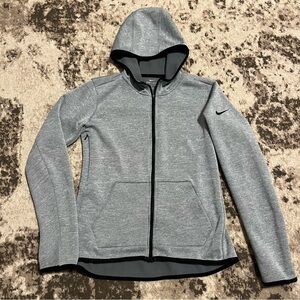 Nike hypernatural thermal women’s hooded full zip gray jacket size Medium